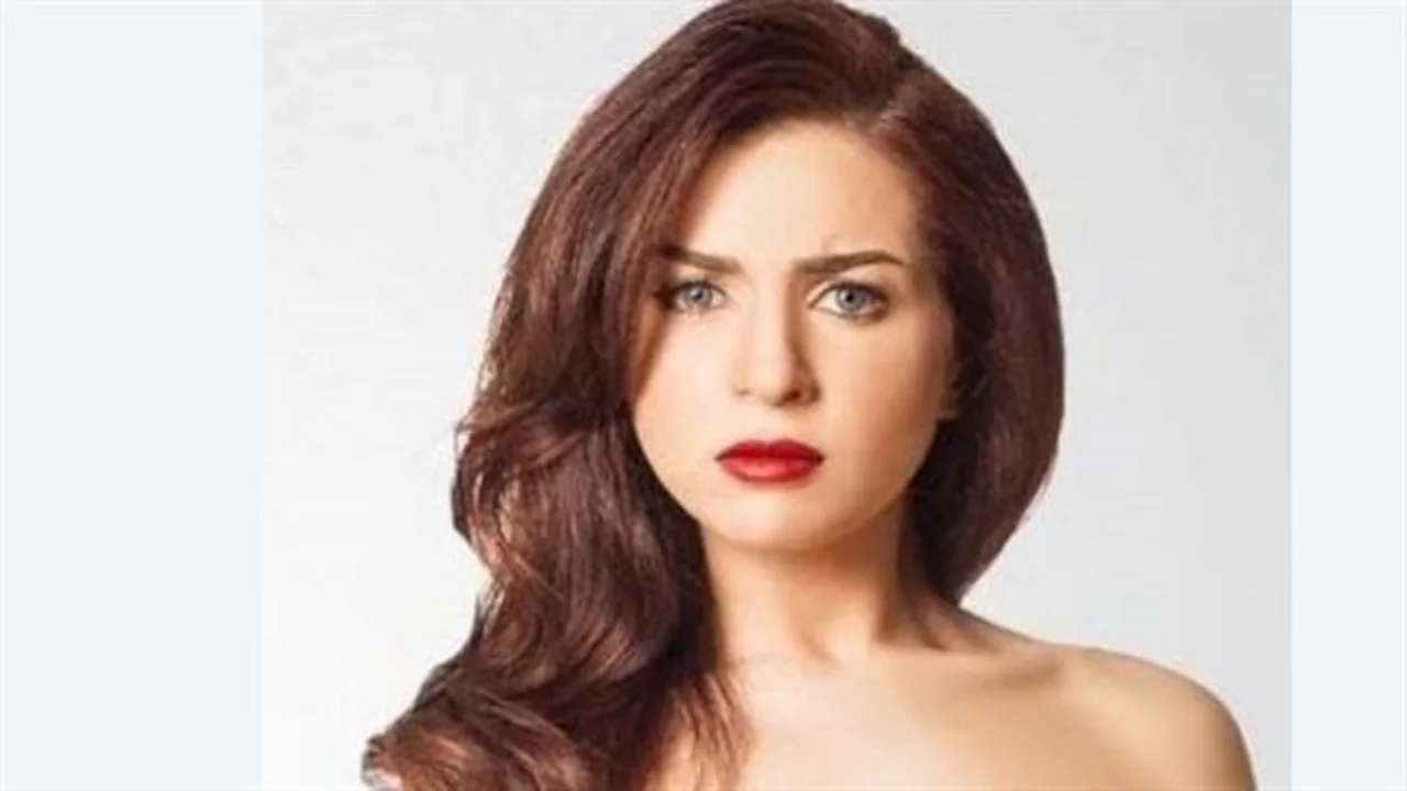 إطلالة رياضية.. مي عز الدين تتصدر التريند مجدداً برفقة أحمد تيمور